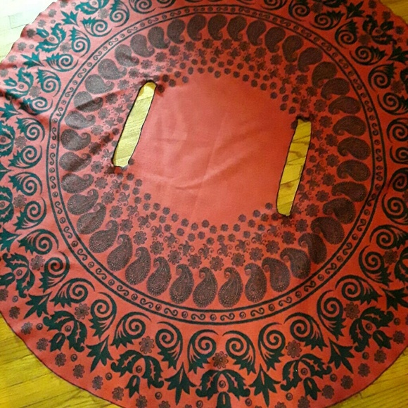 Unique patterned shawl - Picture 5 of 6